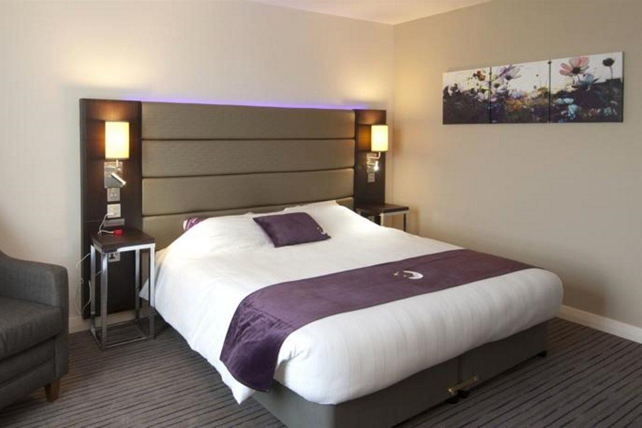 Premier Inn London Gatwick Airport East Crawley  Exterior photo