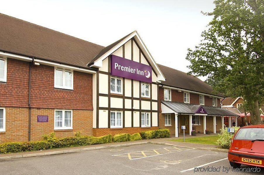 Premier Inn London Gatwick Airport East Crawley  Exterior photo