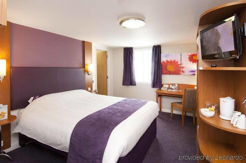 Premier Inn London Gatwick Airport East Crawley  Exterior photo